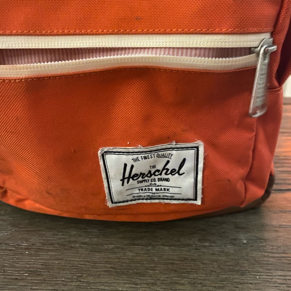 Herschel Backpack - Picture 2 of 7